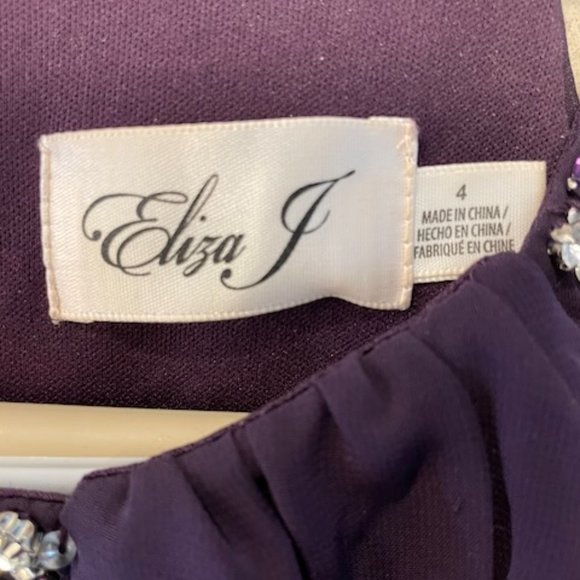 Eliza J Beaded Chiffon Halter Dress - Picture 4 of 5